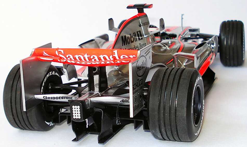 Foto 1:18 McLaren Mercedes MP 4-22 Formel 1 2007 Nr.1, Fernando Alonso Werbemodell Minichamps B66962285