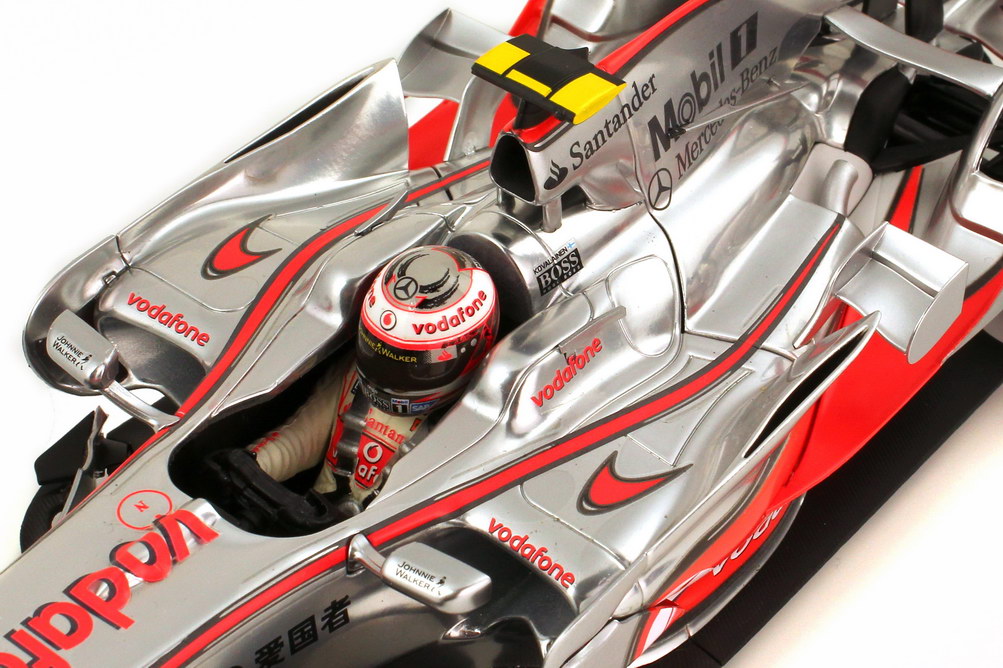 Foto 1:18 McLaren Mercedes MP 4-23 Formel 1 2008 Vodafone Nr.23, Heikki Kovalainen Werbemodell Minichamps B66962425