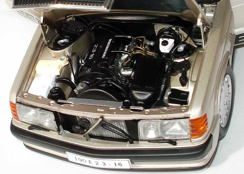 Foto 1:18 Mercedes-Benz 190E 2.3-16 campagner-met. Nürburgring 1984 Nr.11, Senna (Siegerfahrzeug) AUTOart 88432