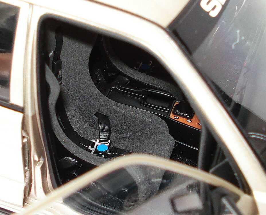 Foto 1:18 Mercedes-Benz 190E 2.3-16 campagner-met. Nürburgring 1984 Nr.11, Senna (Siegerfahrzeug) AUTOart 88432
