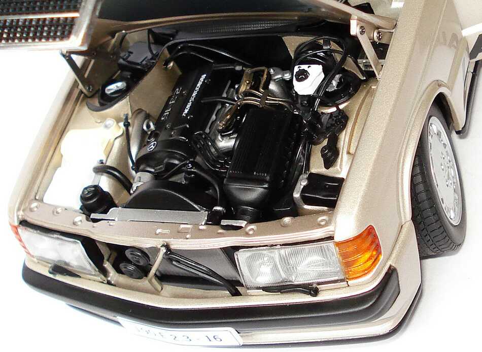 Foto 1:18 Mercedes-Benz 190E 2.3-16 campagner-met. Nürburgring 1984 Nr.18, Lauda AUTOart 88431