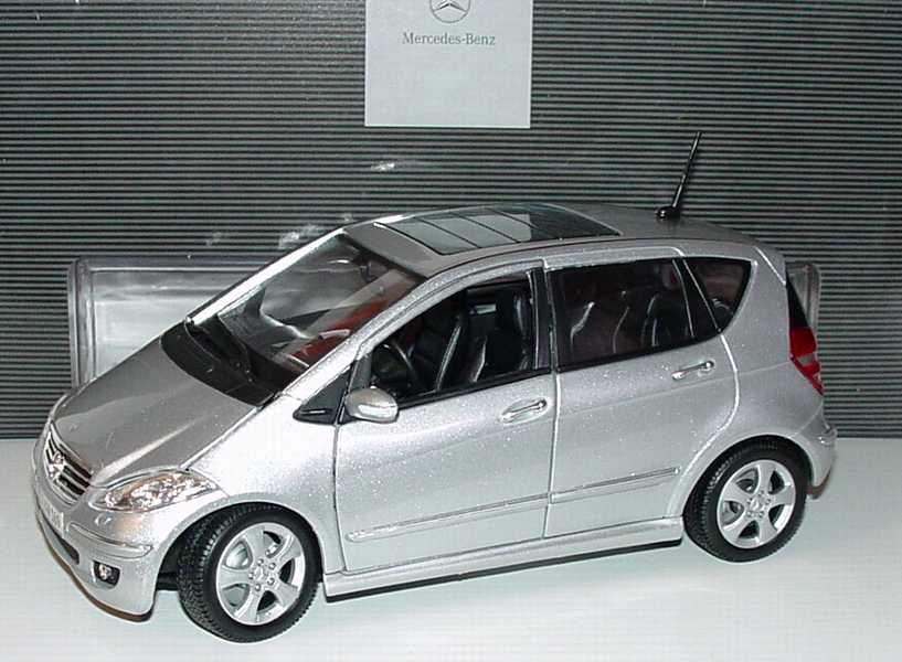 Mercedes-Benz A-Klasse (W169) polarsilber-met. Werbemodell Maisto B66962197  in der 1zu87.com Modellauto-Galerie