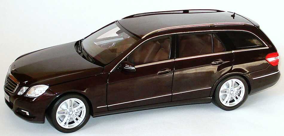 Foto 1:18 Mercedes-Benz E-Klasse T-Modell (S212) Avantgarde cupritbraun-met. Werbemodell Minichamps B66962440