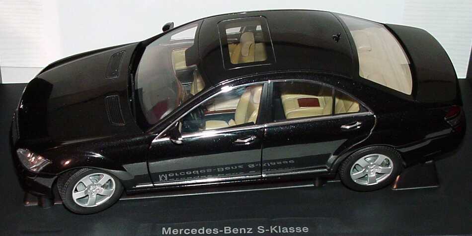 Foto 1:18 Mercedes-Benz S-Klasse (W221) 2005 obsidianschwarz-met. Werbemodell AUTOart B66962330