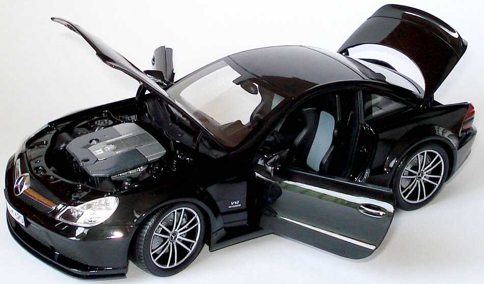 Foto 1:18 Mercedes-Benz SL 65 AMG Black Series (R230, Modell 2008) obsidianschwarz-met. Werbemodell Minichamps B66963952