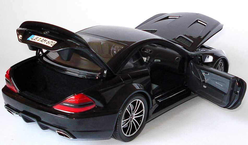 Foto 1:18 Mercedes-Benz SL 65 AMG Black Series (R230, Modell 2008) obsidianschwarz-met. Werbemodell Minichamps B66963952