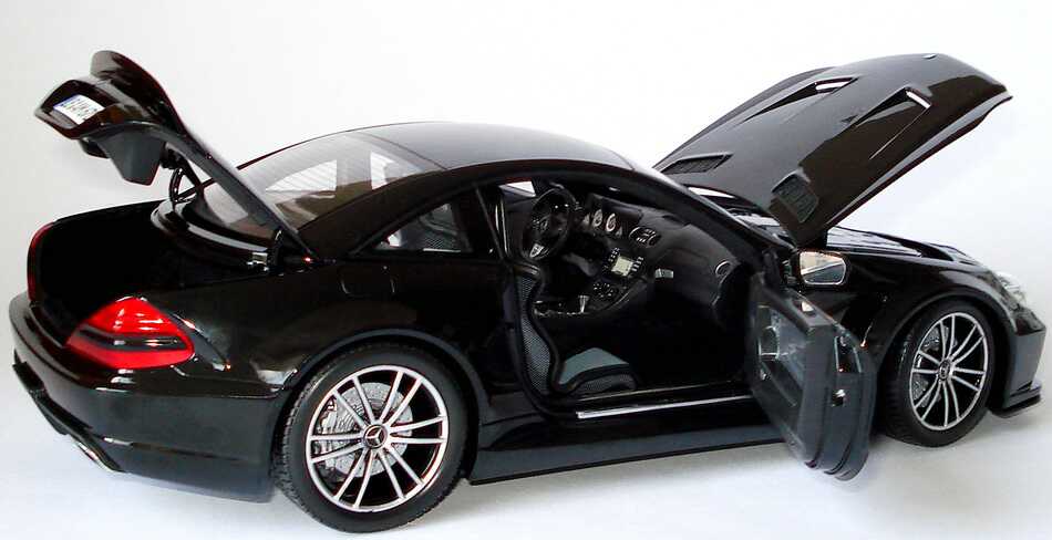 Foto 1:18 Mercedes-Benz SL 65 AMG Black Series (R230, Modell 2008) obsidianschwarz-met. Werbemodell Minichamps B66963952