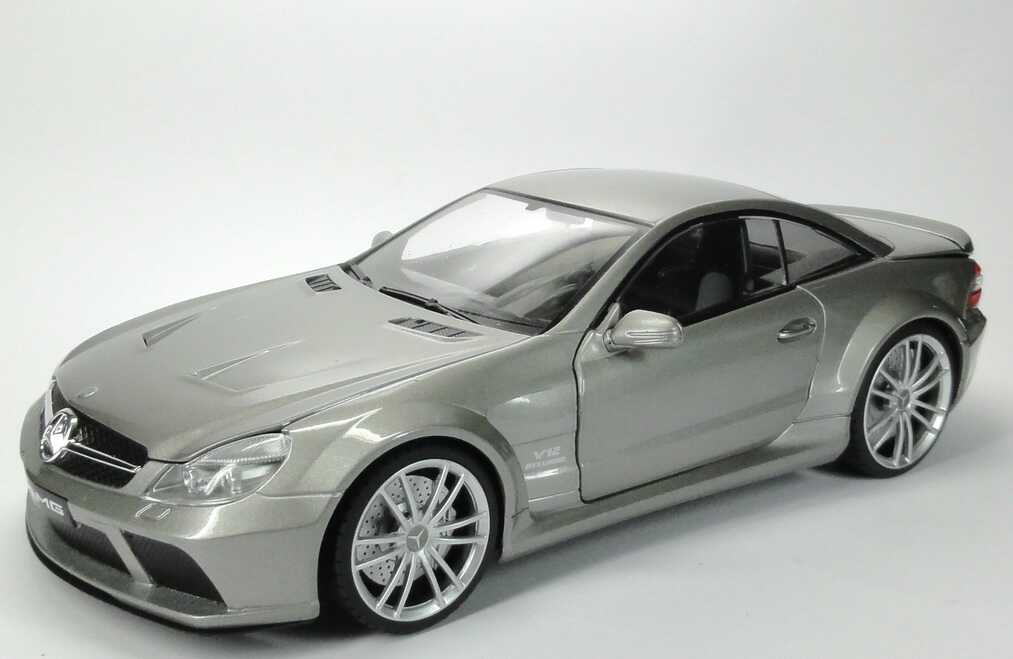 Foto 1:18 Mercedes-Benz SL 65 AMG Black Series (R230, Modell 2008) silbergrau-met. Mondo Motors 50104