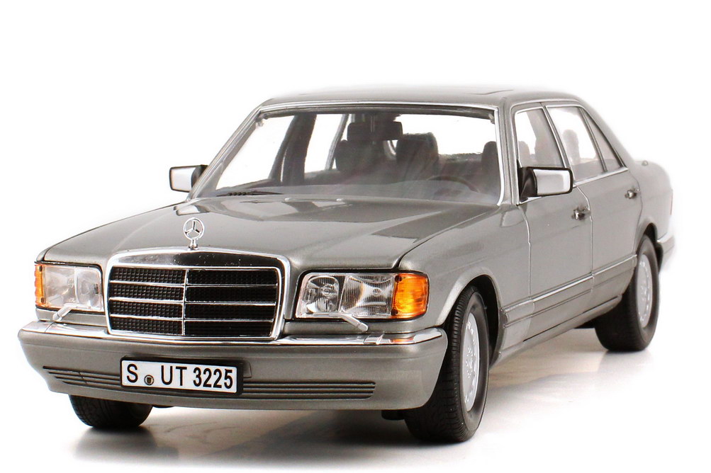 Foto 1:18 Mercedes-Benz 560SEL (W126 Facelift) grau-met. Norev 183547
