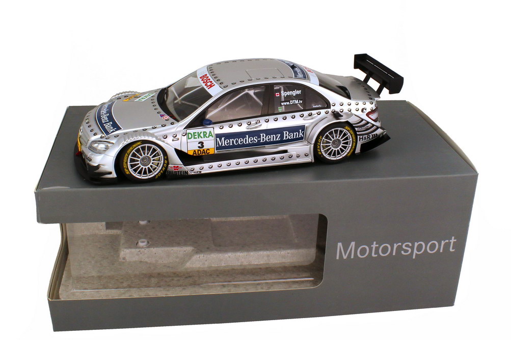 Foto 1:18 Mercedes-Benz C-Klasse (W204) DTM 2007 Mercedes-Benz Bank Nr.3, Bruno Spengler Werbemodell AUTOart B66962294