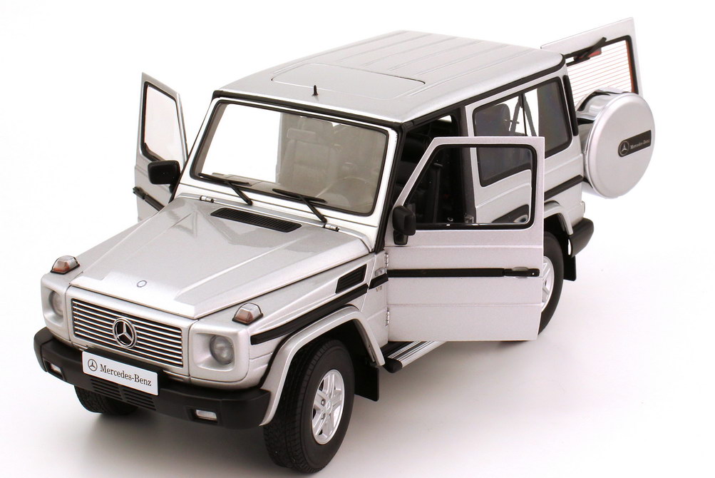 Foto 1:18 Mercedes-Benz G-Modell kurz G 500 1989 (W463 SWB) silber-met. AUTOart 76112