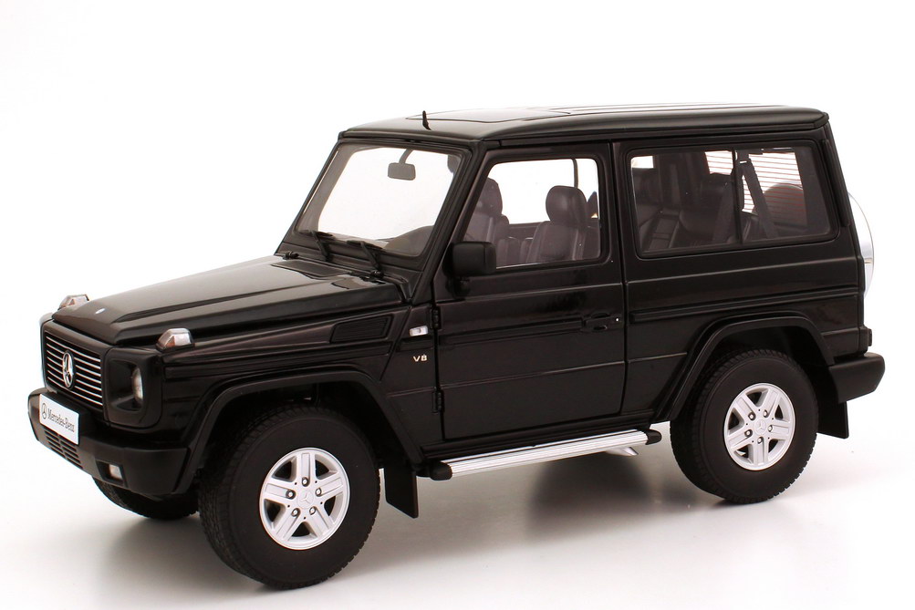Foto 1:18 Mercedes-Benz G-Modell kurz G 500 1989 (W463 SWB) schwarz AUTOart 76111