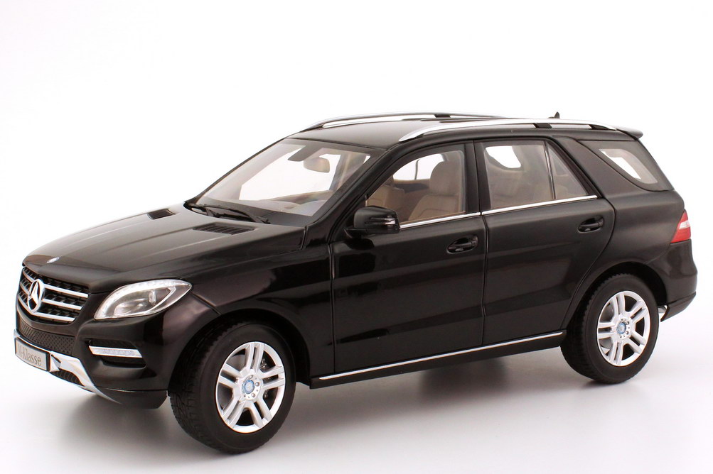 Foto 1:18 Mercedes-Benz M-Klasse 2012 (W166) obsidian-schwarz-met. Werbemodell Minichamps B66960063