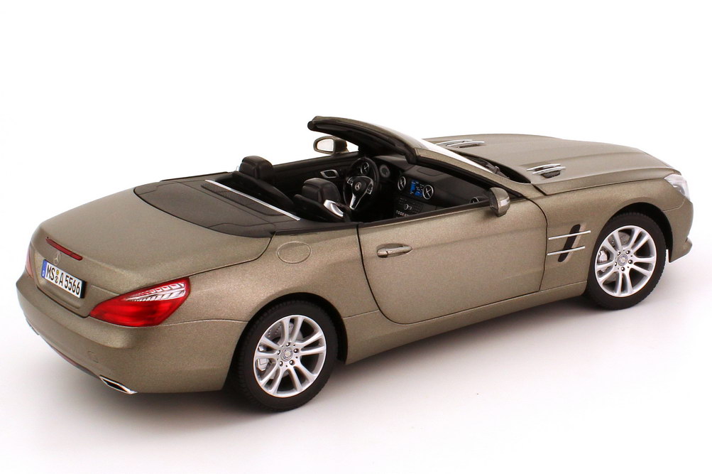 Foto 1:18 Mercedes-Benz SL-Klasse SL 500 2012 (R231) cerussitgrau-met. Shape Norev 183590