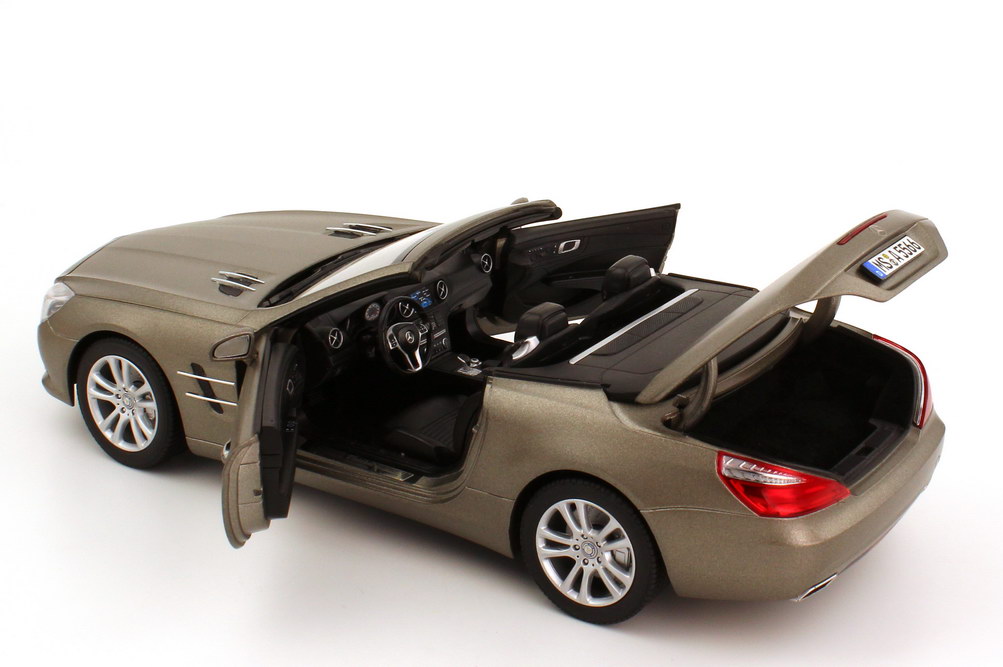 Foto 1:18 Mercedes-Benz SL-Klasse SL 500 2012 (R231) cerussitgrau-met. Shape Norev 183590