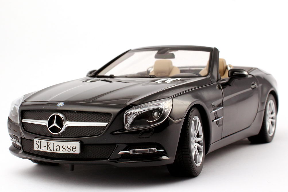 Foto 1:18 Mercedes-Benz SL-Klasse 2012 (R231) magnetit-schwarz-met. Werbemodell Norev B66960107
