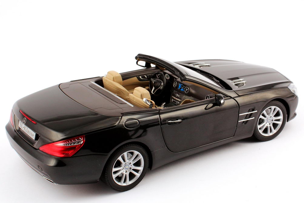 Foto 1:18 Mercedes-Benz SL-Klasse 2012 (R231) magnetit-schwarz-met. Werbemodell Norev B66960107