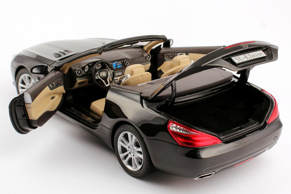 Foto 1:18 Mercedes-Benz SL-Klasse 2012 (R231) magnetit-schwarz-met. Werbemodell Norev B66960107
