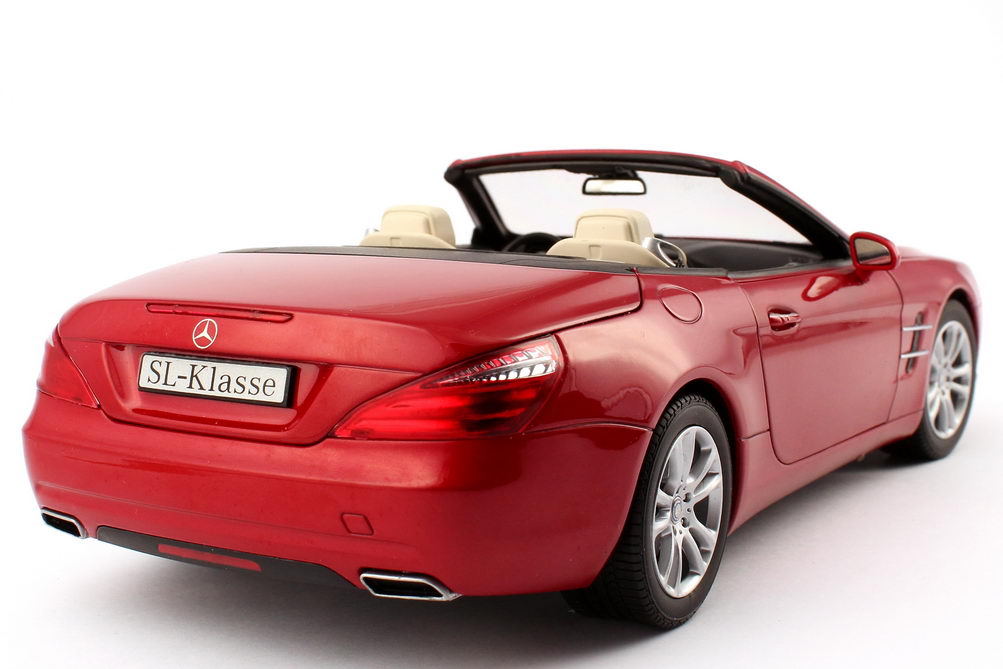 Foto 1:18 Mercedes-Benz SL-Klasse 2012 (R231) saphir-rot-met. Werbemodell Norev B66960108
