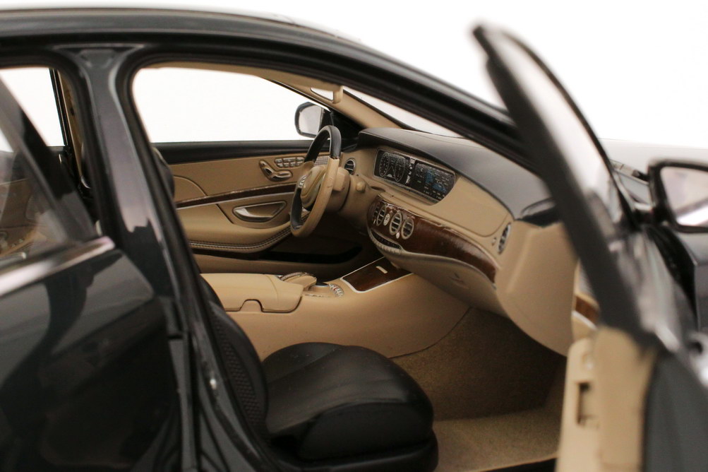 Foto 1:18 Mercedes-Benz S-Klasse 2013 Langversion (V222) blauanthrazit-met. Werbemodell Norev B66960157