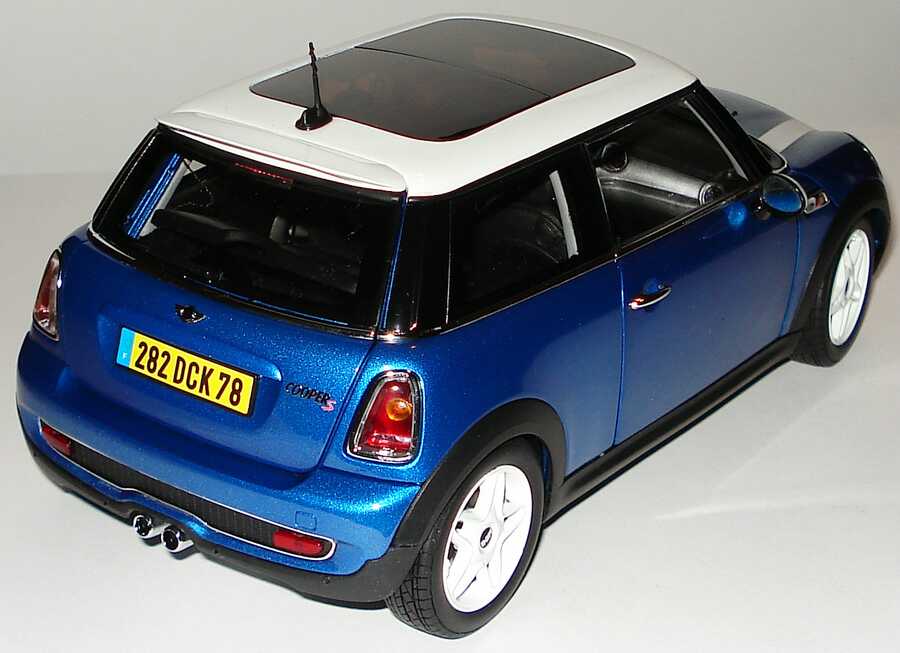 Foto 1:18 Mini Cooper S 2006 laserbluemet, Dach weiß mit Glasdach Werbemodell Kyosho 80430410407