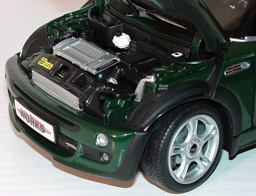 Foto 1:18 New Mini Cooper S John Cooper Works racinggreen/weiß Kyosho 08558G