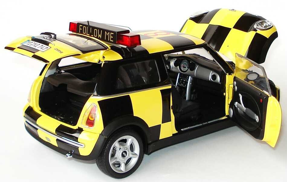 Foto 1:18 New Mini One Follow Me Flughafen Düsseldorf Werbemodell Kyosho 80430146615