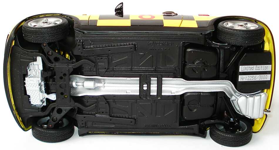 Foto 1:18 New Mini One Follow Me Flughafen Düsseldorf Werbemodell Kyosho 80430146615