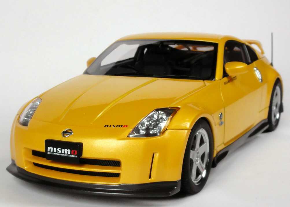 Foto 1:18 Nissan Fairlady Z / 350Z (Z33) Nismo S-Tune (2002) premium-sunshine-yellow-met. AUTOart 80282