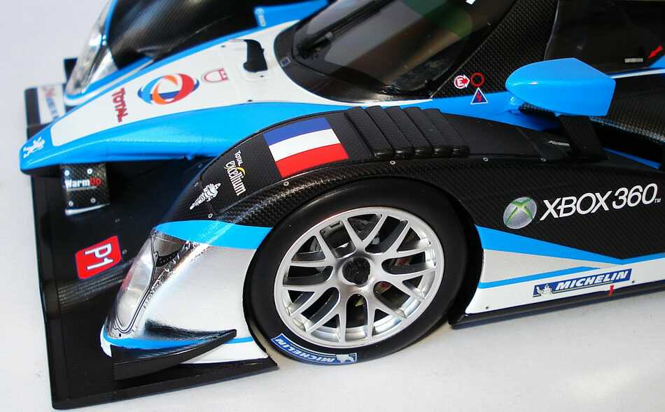 Foto 1:18 Peugeot 908 HDi FAP LeMans 2009 Total Nr.8, Montagny / Sarrazin / Bourdais (2. Platz) Minichamps 150091208