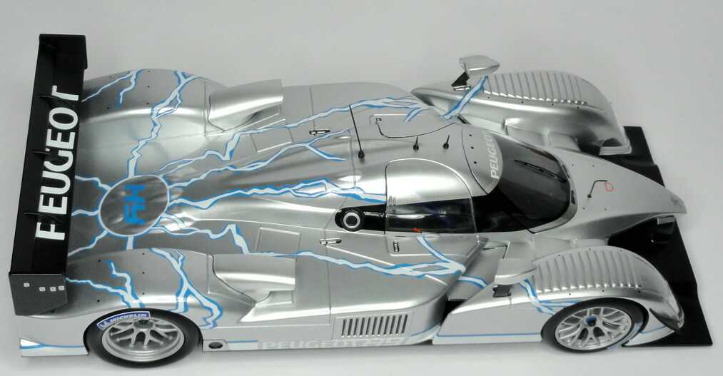 Foto 1:18 Peugeot 908 HY / 908 HDi FAP Hybrid (Präsentation Salon de Paris 2008) Norev 184805