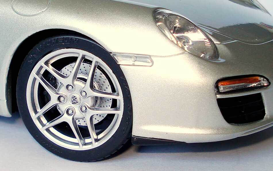 Foto 1:18 Porsche 911 Carrera (997, Modell 2009) arktissilber-met. Werbemodell Norev WAP02101018