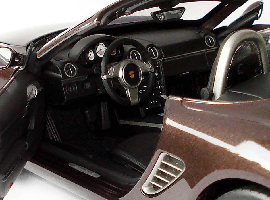 Foto 1:18 Porsche Boxster S (987, Modell 2009) macadamia-met. Werbemodell Norev WAP02100519