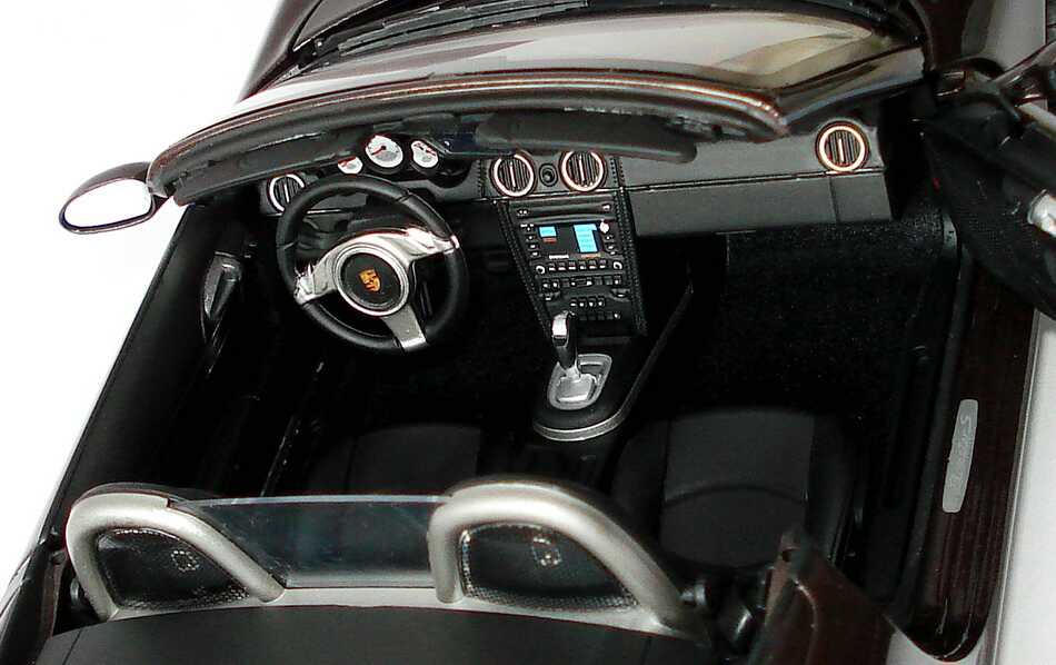 Foto 1:18 Porsche Boxster S (987, Modell 2009) macadamia-met. Werbemodell Norev WAP02100519