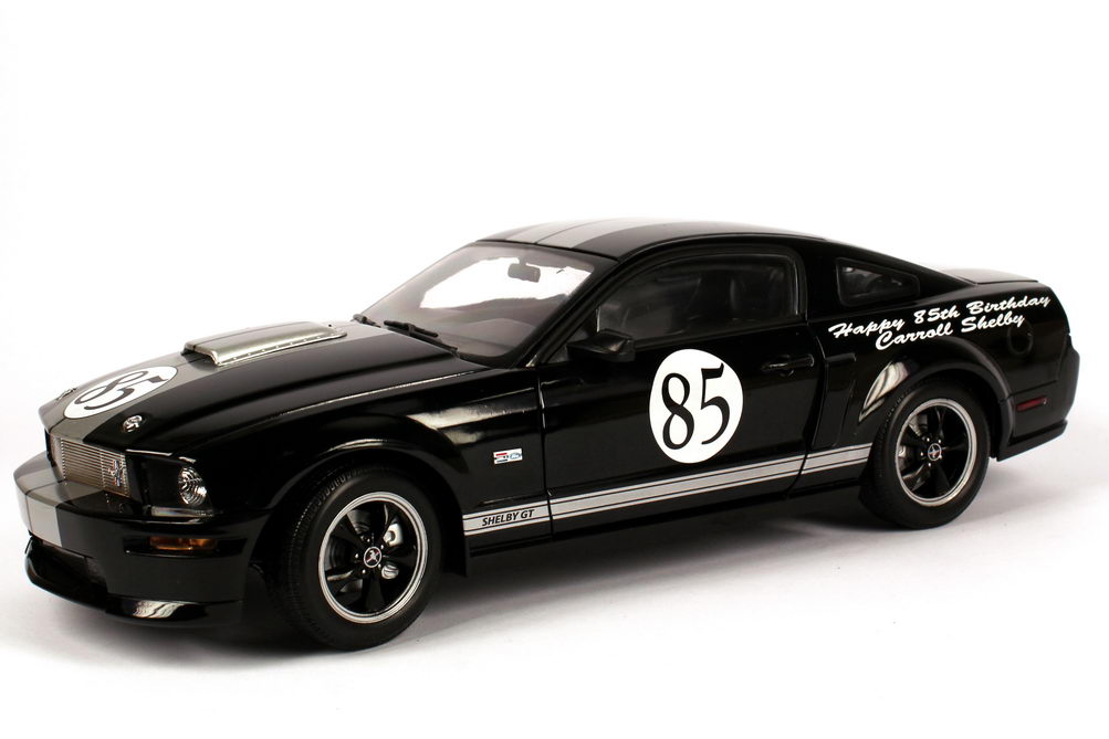 Foto 1:18 Shelby Ford Mustang GT schwarz Happy 85th Birthday Carroll Shelby Shelby Collectibles DC07GT03