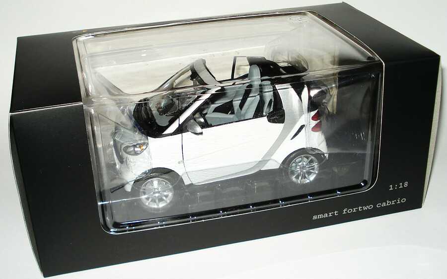 Foto 1:18 Smart Fortwo II Cabrio crystalwhite Werbemodell Minichamps Q0022567V001C82Q00