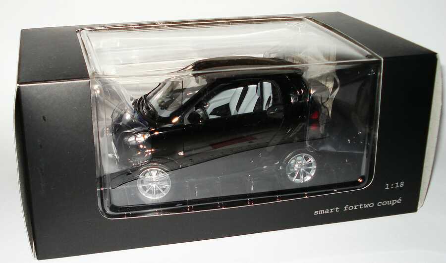 Foto 1:18 Smart Fortwo II Coupé deepblack Werbemodell Minichamps Q0022563V001C02Q00