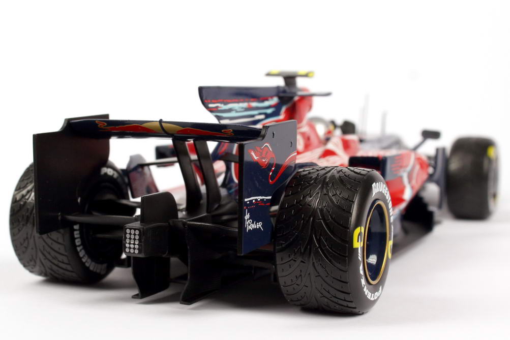 Foto 1:18 Toro Rosso STR3 Formel 1 2008 Red Bull Nr.15, Sebastian Vettel (Sieger Monza, GP Italien) Minichamps 150080015