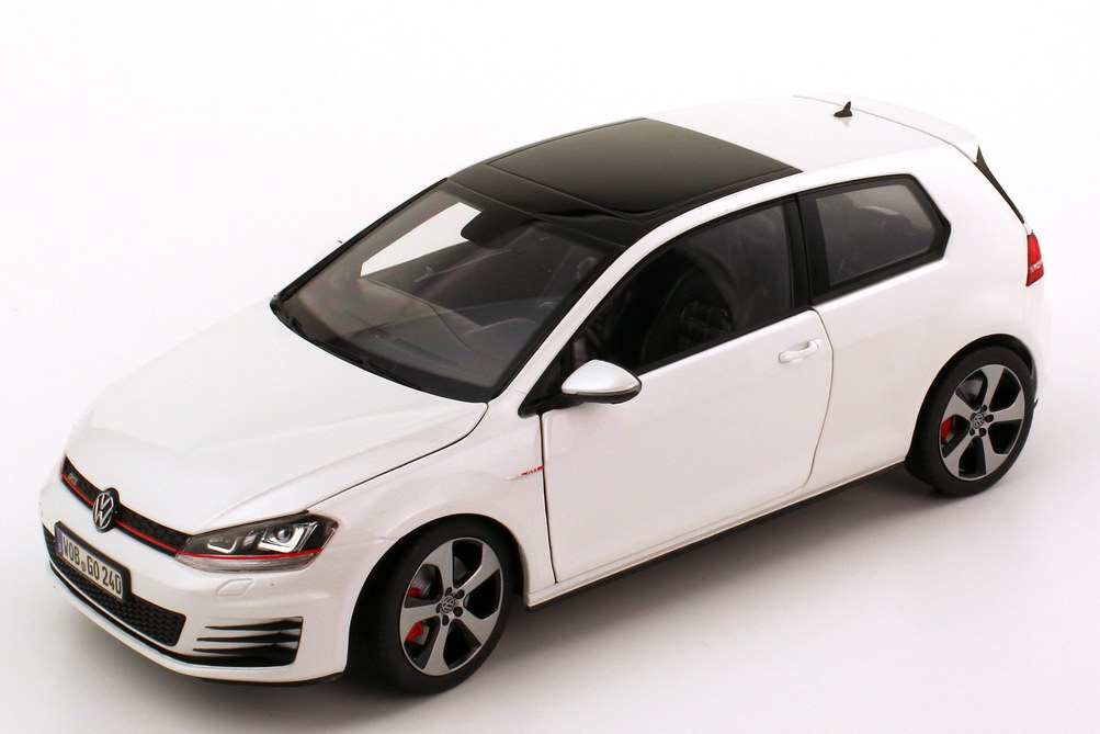 Foto 1:18 VW Golf VII GTI 2013 2türig oryx-weiß-perleffekt Werbemodell Norev 5G3099302UJV