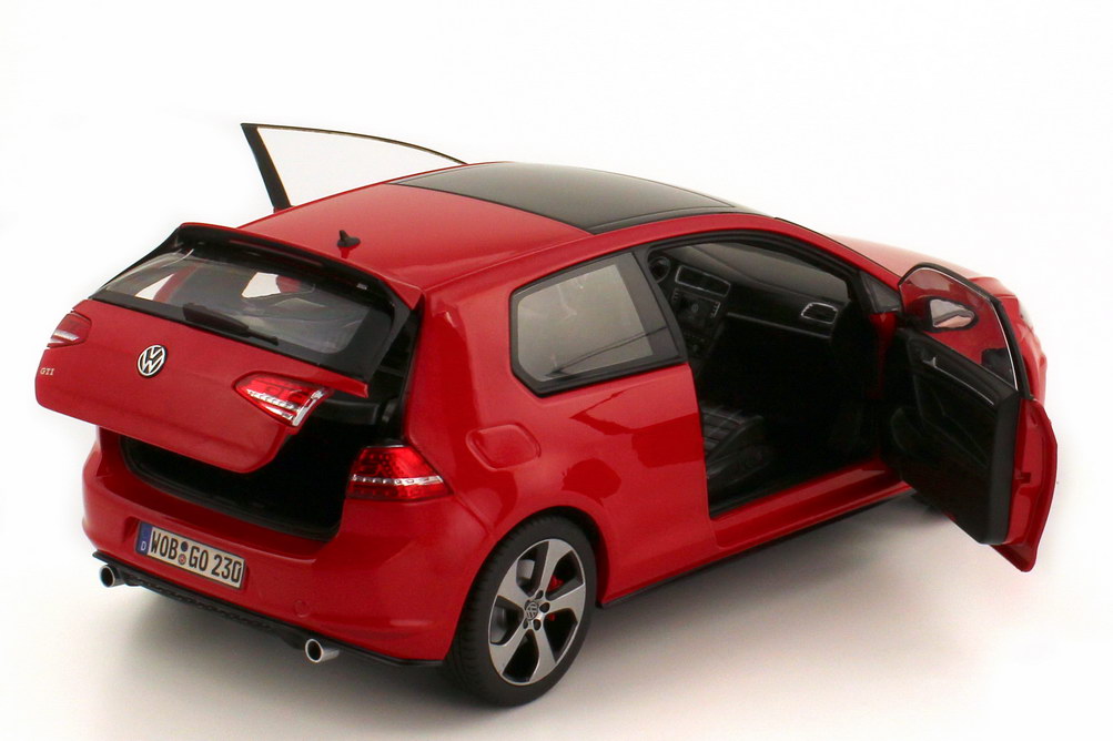 Foto 1:18 VW Golf VII GTI 2013 2türig tornado-rot Werbemodell Norev 5G3099302BFC