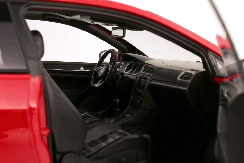 Foto 1:18 VW Golf VII GTI 2013 2türig tornado-rot Werbemodell Norev 5G3099302BFC