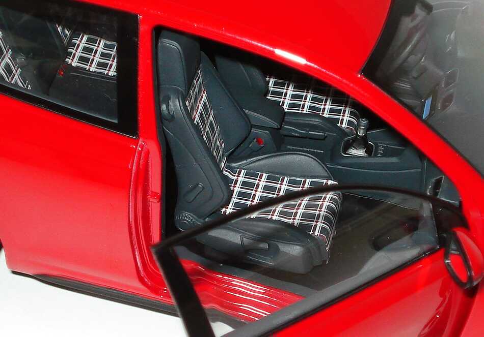 Foto 1:18 VW Golf VI GTI 3türig tornadorot Werbemodell Norev 5K3099302Y3D