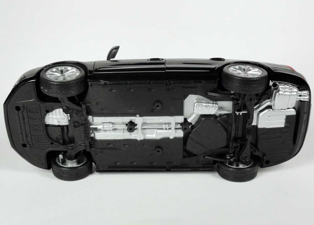 Foto 1:18 VW Passat CC Coupé 2008 deepblack-perleffekt, schwarze Verpackung Werbemodell Norev 3C8099302041