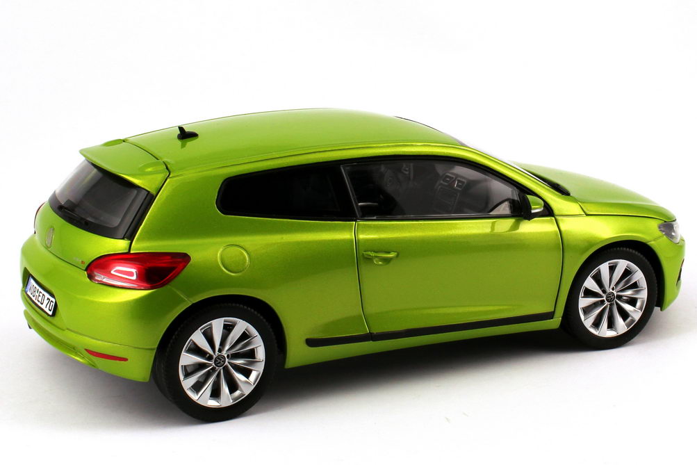 Foto 1:18 VW Scirocco III 2.0 TSI vipern-grün-met. Werbemodell Norev 1k8099302AR6T