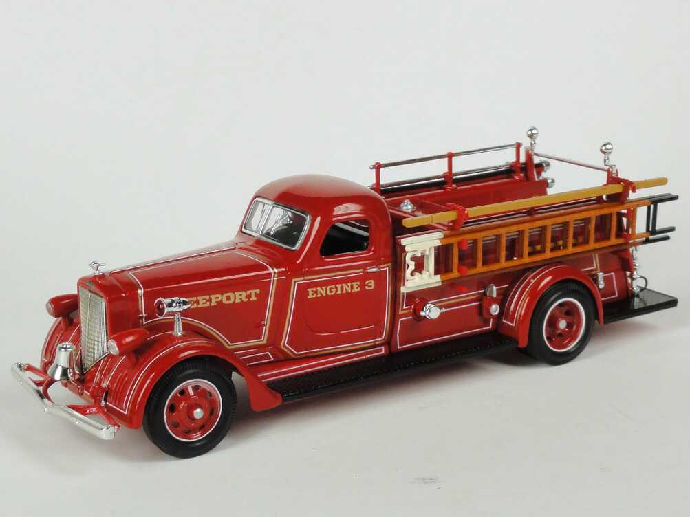 Foto 1:43 American LaFrance B-550RC Fire Engine (1939) Freeport, Engine 3 Yat Ming 43007