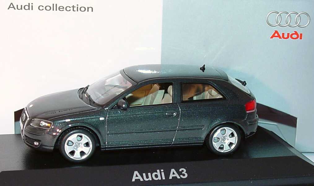 Foto 1:43 Audi A3 2005 3türig phantomschwarz-met. Werbemodell Minichamps 5010503023