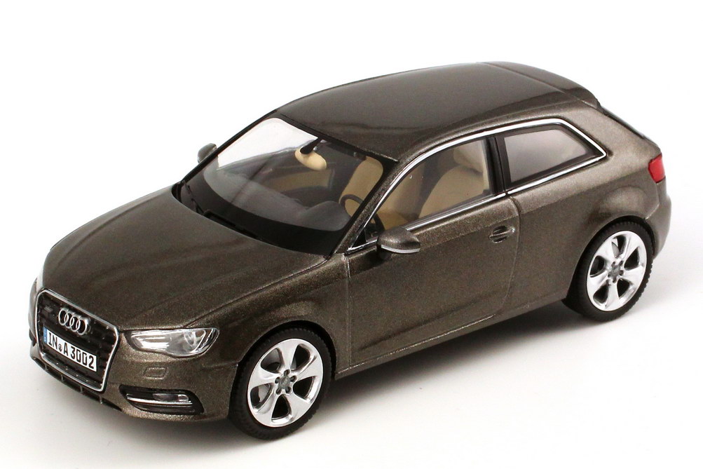 Foto 1:43 Audi A3 (8V) 2012 dakotagrau-met. Werbemodell Schuco 5011203023