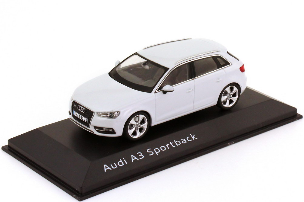 Foto 1:43 Audi A3 Sportback (8V) 2013 gletscher-weiß Werbemodell Schuco 5011303013