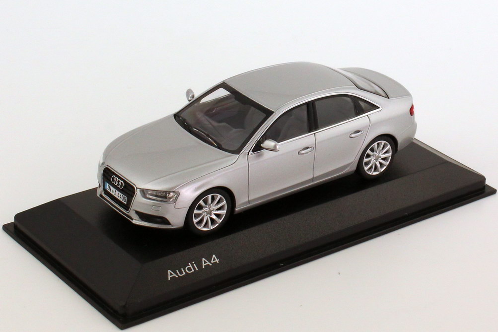 Foto 1:43 Audi A4 (B8, Faclift 2012) eis-silber-met. Werbemodell Minichamps 5011204113