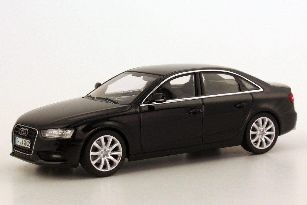 Foto 1:43 Audi A4 (B8, Faclift 2012) phantom-schwarz-met. Werbemodell Minichamps 5011204123
